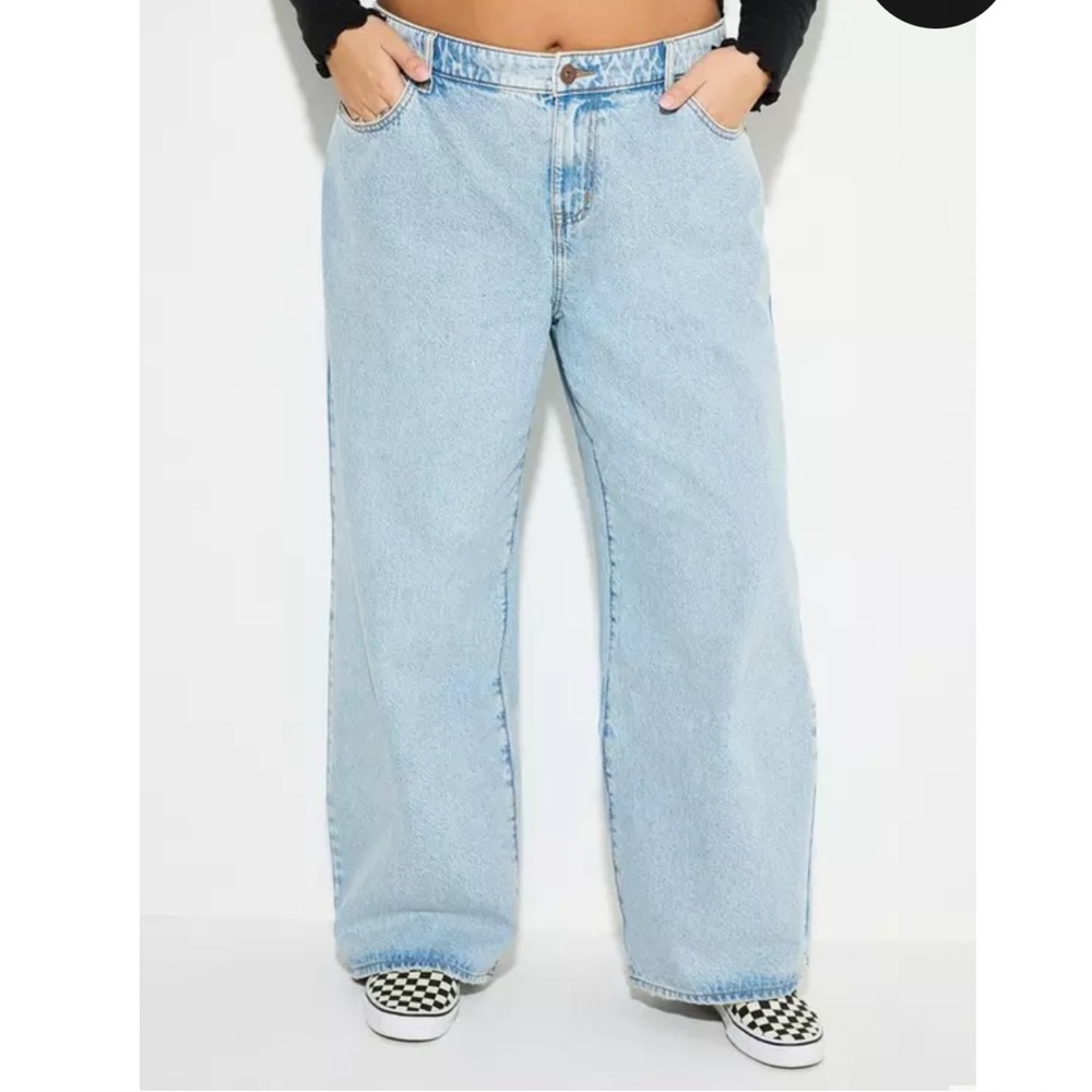 Trendy plus size baggy jeans